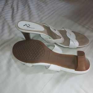 Size 10 off white shoes